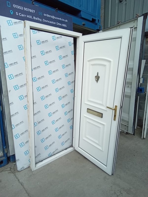 Used White Upvc Front Door 900mm x 2070mm 0180 - Image 4
