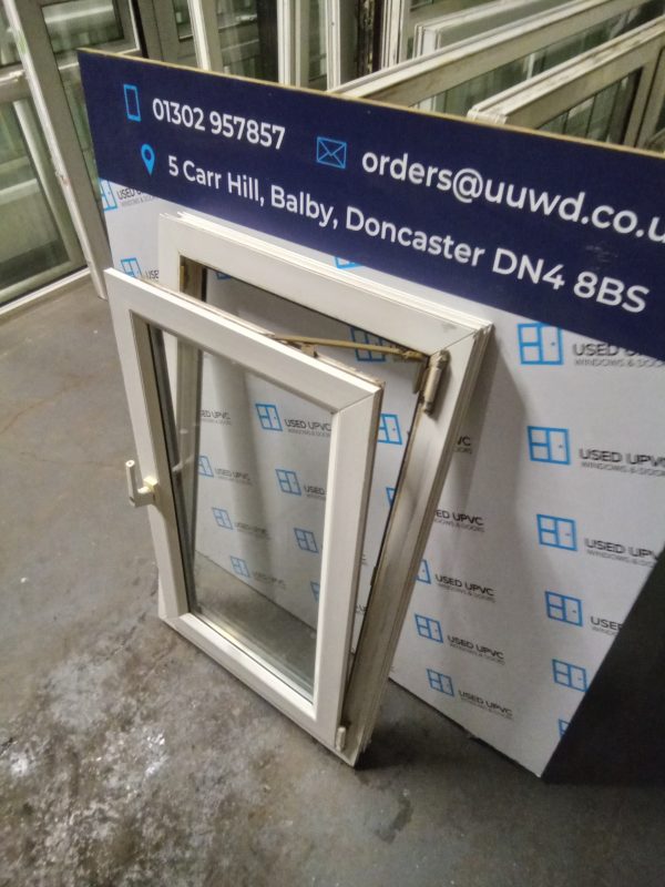 Used White Upvc Tilt And Turn Window 640mm x 1030mm W0201 - Image 4