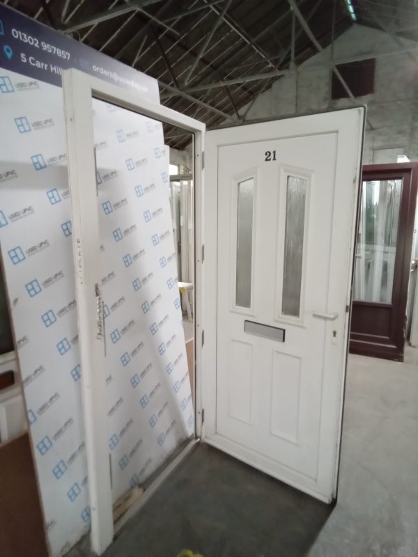 Used White upvc Front Door 1045mm x 2115mm (1000mm reduced) 0817 - Image 4