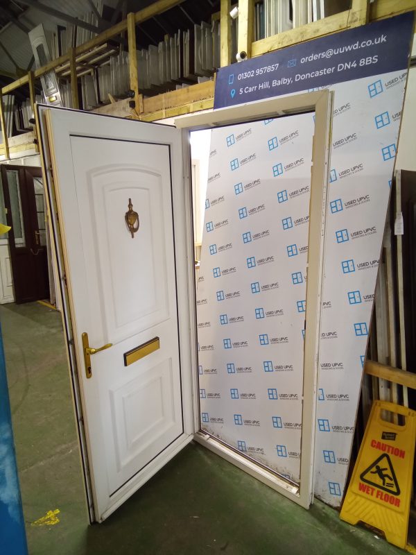 Used white Upvc front door 900mm x 2020mm 0548 - Image 4