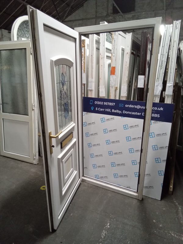 Used white Upvc Front Door 920mm x 2030mm 0594 - Image 3