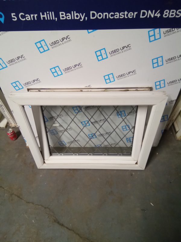 Used White Upvc Window 910mm x 730mm W0173 - Image 3