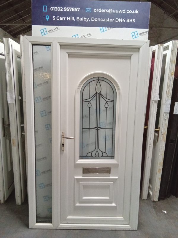 Used white Upvc Front Door And Side Panel 1220mm x 2040mm (1200mm reduced) DS006