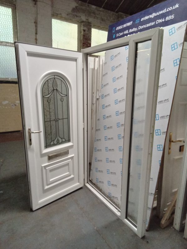 Used white Upvc Front Door And Side Panel 1220mm x 2040mm (1200mm reduced) DS006 - Image 4