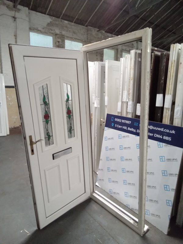 Used white Upvc Front Door 900mm x 2085mm 0616 - Image 4