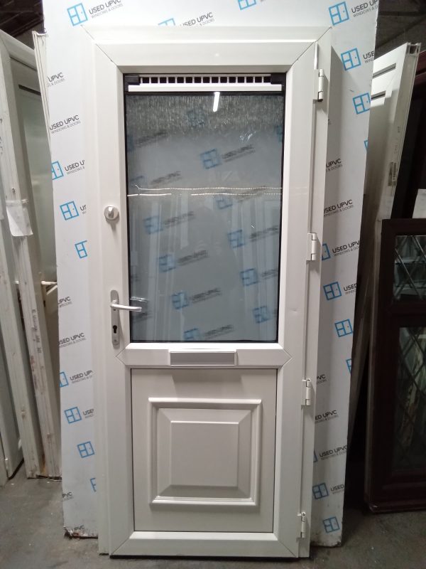 Used white Upvc Front Door 885mm x 2065mm 0282 - Image 3