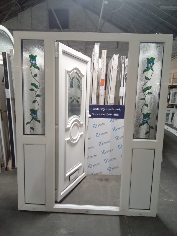 Used White Upvc Front Door Two Side Panels 1670mm x 2060mm DS034 - Image 2