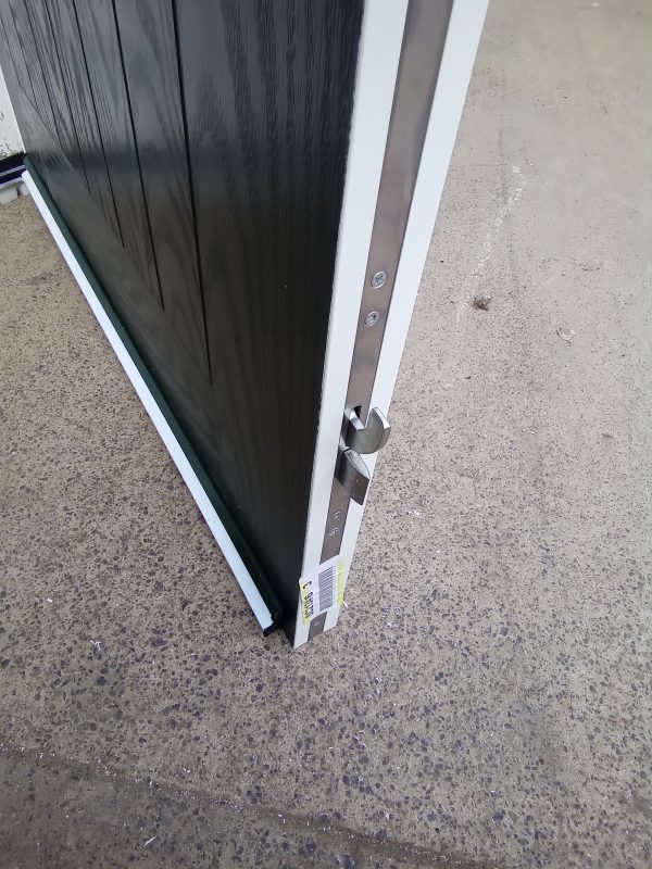 Brand new green on white composite door 980mm x 2060mm COMP11 - Image 5