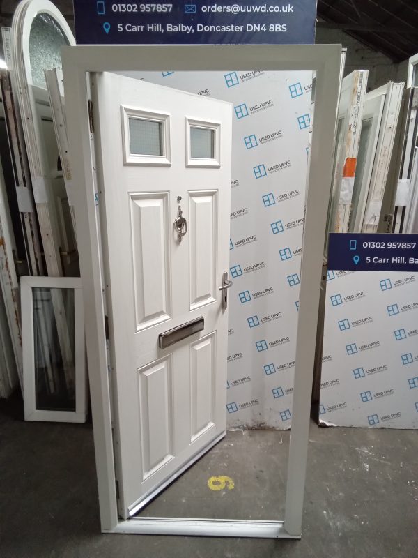 Used White Composite fire Front Door 900mm x 1955mm 0017 - Image 6