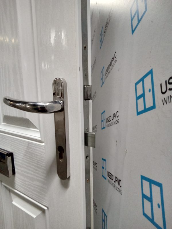 Used White Composite fire Front Door 900mm x 1955mm 0017 - Image 4