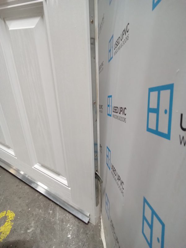 Used White Composite fire Front Door 900mm x 1955mm 0017 - Image 3