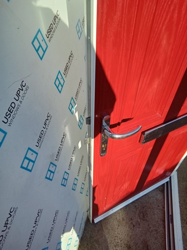 Used red Composite Front Fire Door 890mm x 1995mm C8D02 - Image 3