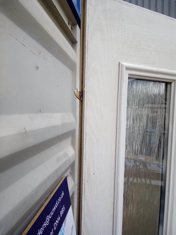 Used White Composite Front Door 900mm x 2075mm C3D2 - Image 4
