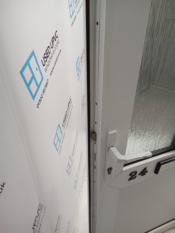 Used White Upvc Front Door 900mm x 2050mm 0034 - Image 4