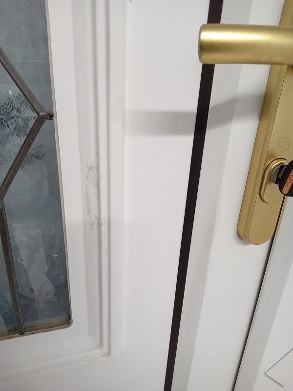 Used White Upvc Front Door And Side Panel 1340mm x 2095mm (reduce to 1320) DS0039 - Image 4