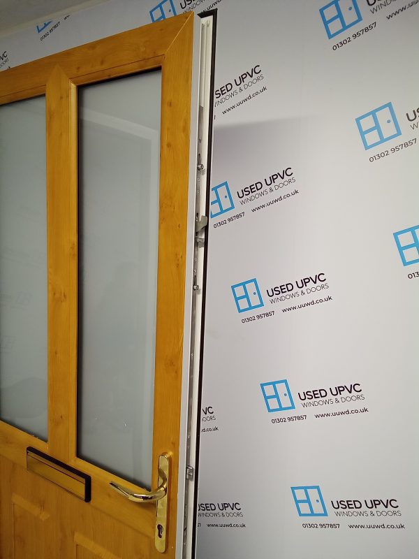 Used Irish Oak Upvc Front Door 945mm x 2065mm 0434 - Image 4