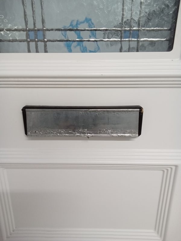 Used White Upvc Front Door 885mm x 2100mm 0560 - Image 4