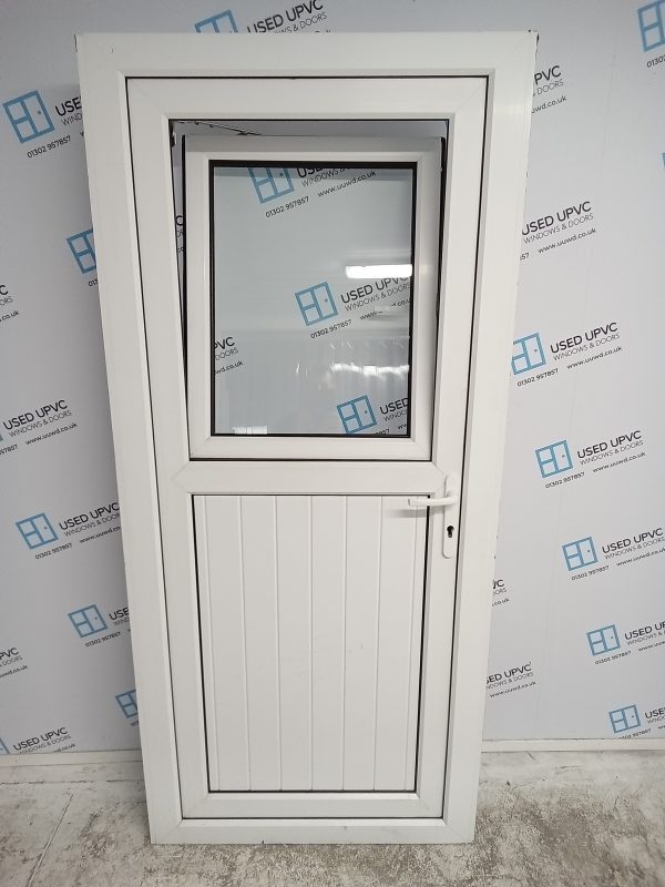 Used White Upvc Stable Back Door 930mm x 2055mm (reduce to 900mm) 0352 - Image 4