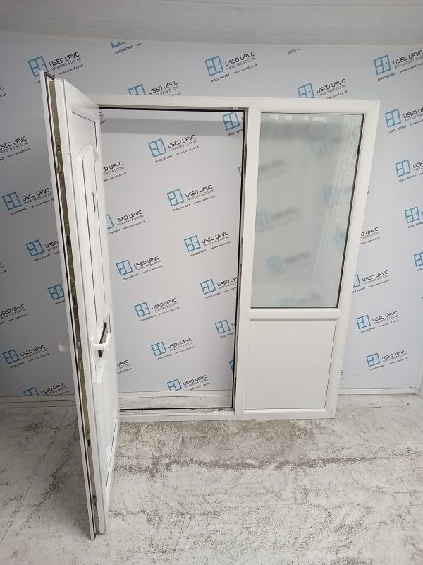 Used White Upvc Front Door And Side Panel 1585mm x 2050mm DS012 - Image 3