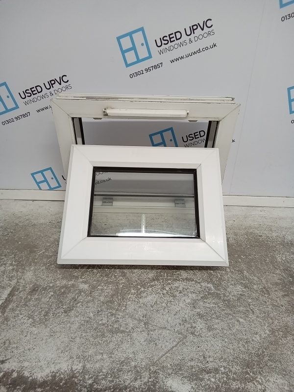 Used White Upvc Window 560mm x 440mm W0344 - Image 3