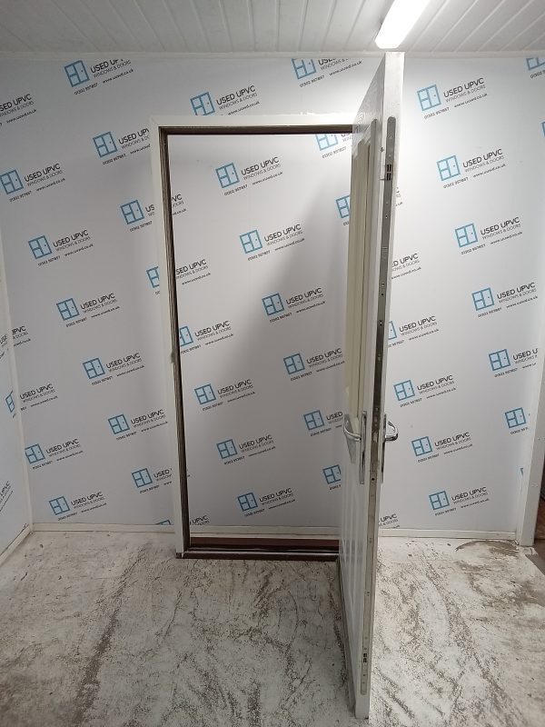 Used White Composite Front Door 930mm x 2100mm 0315 - Image 3