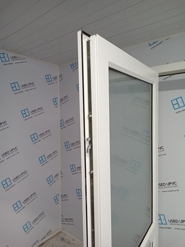 Used White Upvc Front Door 900mm x 2070mm 0805 - Image 4
