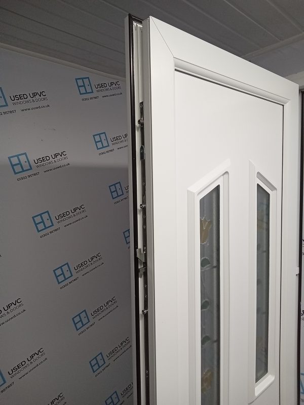 Used White Upvc Front Door 880mm x 2200mm 0881 - Image 4