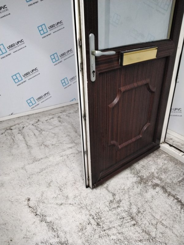 Used Woodgrain Upvc Front Door 890mm x 2095mm 0009 - Image 5