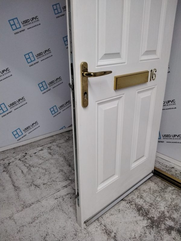 Used White Composite Front Door 910mm x 2080mm 0040 - Image 4