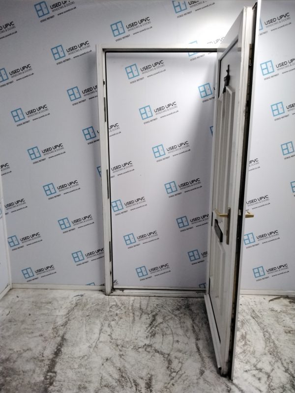 Used White Upvc Front Door 980mm x 2070mm 0243 - Image 3