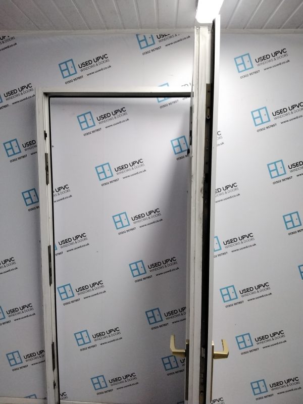 Used White Upvc Front Door 980mm x 2070mm 0243 - Image 4