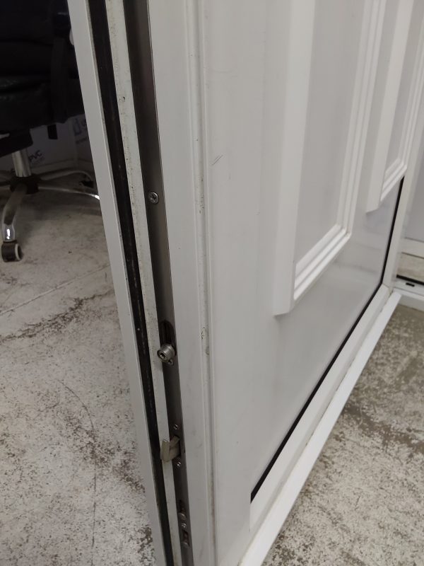 Used White Upvc Front Door 915mm x 2040mm (reduce to 895mm) 0251 - Image 6