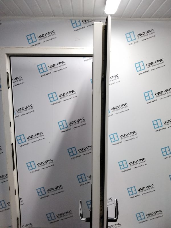 Used White Upvc Front Door 925mm x 2040mm 0006 - Image 4