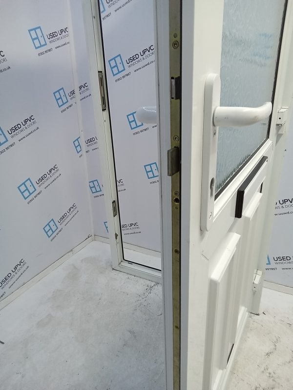 Used White Upvc Front Door 905mm x 2045mm 0422 - Image 5