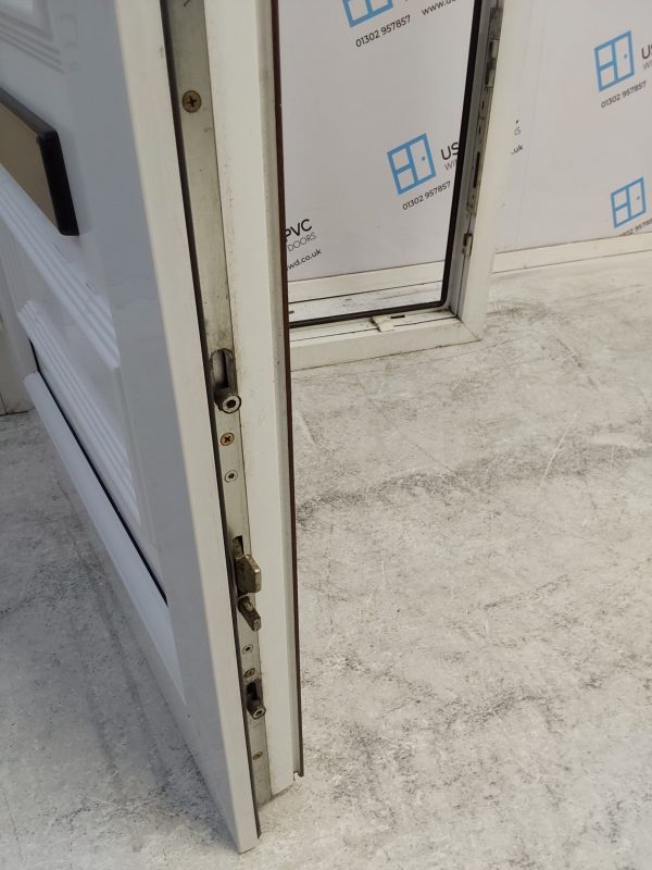 Used Woodgrain Upvc Front Door 890mm x 2060mm (reduce to 870mm) 0226 - Image 6