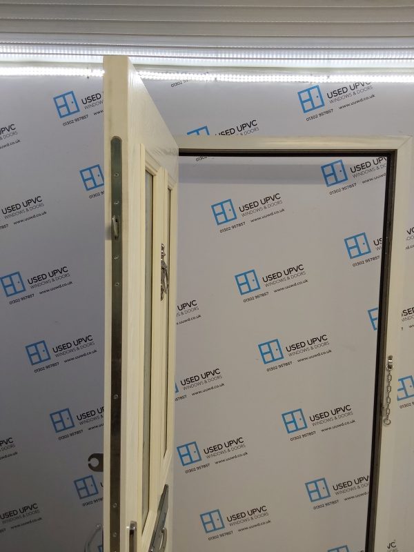 Used White Composite Front Door 920mm x 2065mm 0644 - Image 4