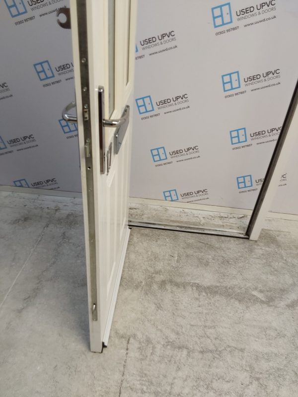 Used White Composite Front Door 920mm x 2065mm 0644 - Image 5