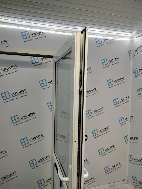 Used White Upvc Front Door 930mm x 2020mm 0704 - Image 5