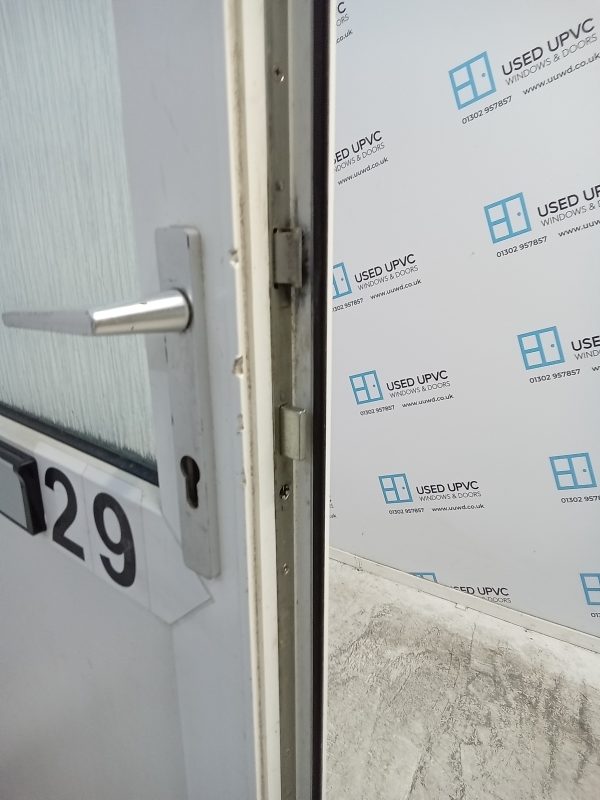 Used White Upvc Front Door 885mm x 2055mm 0769 - Image 9