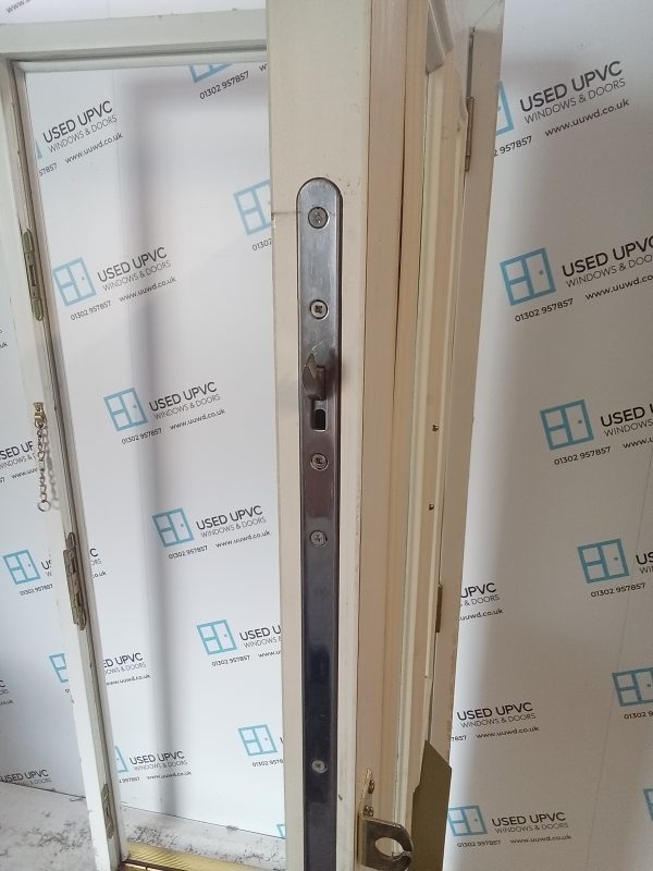 Used White Composite Front Door 900mm x 2010mm C11D32 - Image 7