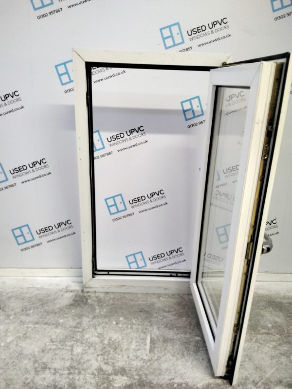 Used White Upvc Tilt And Turn Window 585mm x 1070mm W0069 - Image 4