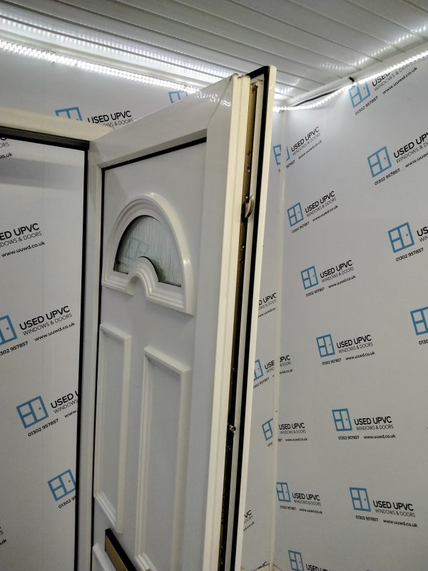 Used White Upvc Front Door 870mm x 2045mm C6063 - Image 4
