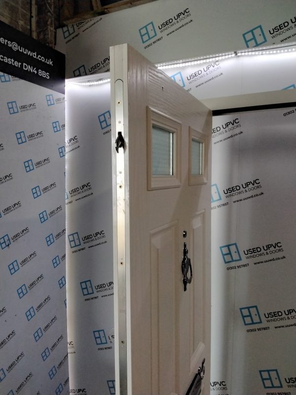 Used White Composite Front Door 900mm x 2000mm C1038 - Image 4