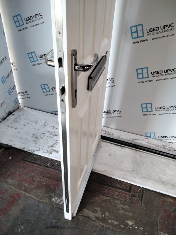 Used White Composite Front Door 900mm x 2000mm C1038 - Image 5