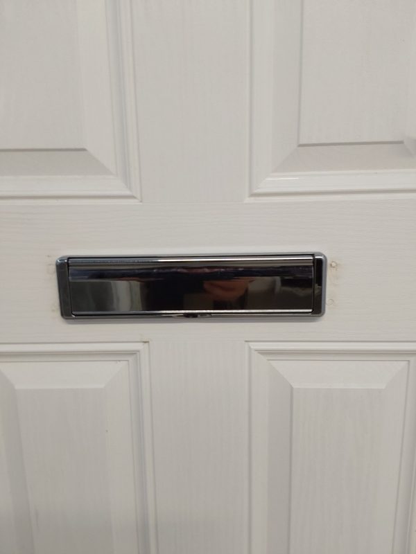Used Anthracite Grey Composite Front Door 895mm x 2030mm C1045 - Image 5