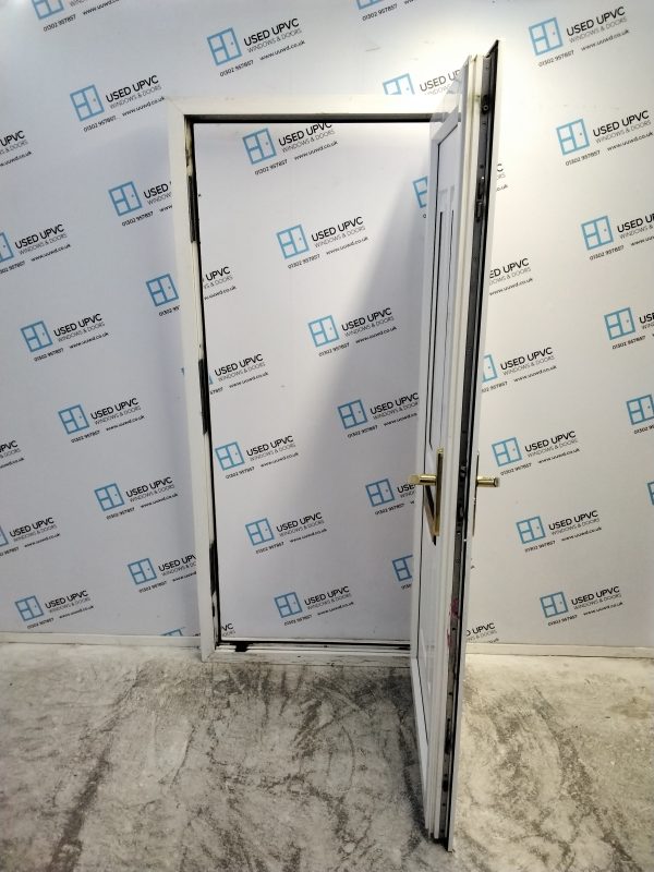 Used White Upvc Front Door 905mm x 2020mm C6052 - Image 3