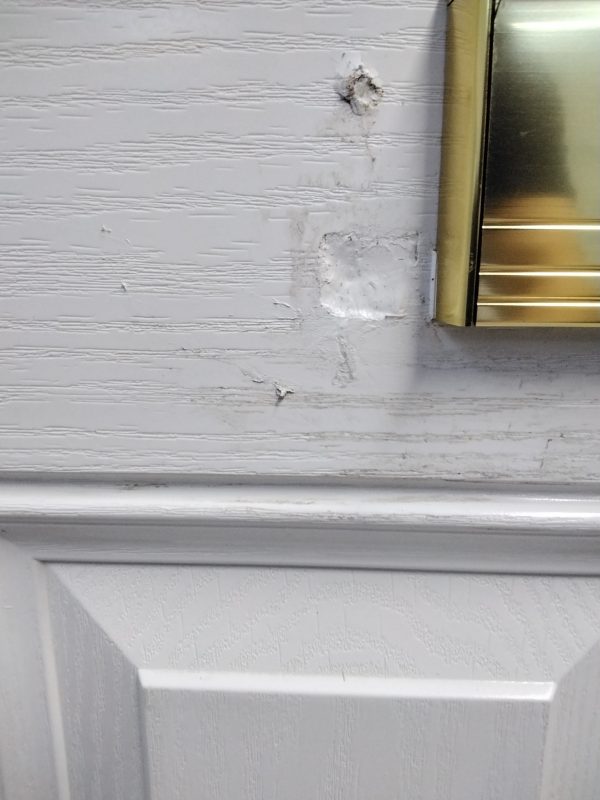 Used White Composite Front Door 860mm x 1990mm 0856 - Image 8