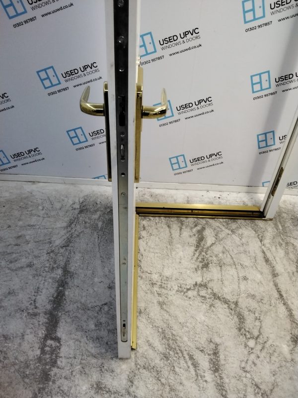 Used White Composite Front Door 860mm x 1990mm 0856 - Image 5