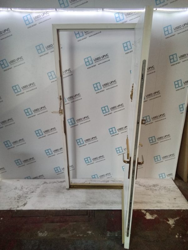 Used White Composite Front Door 910mm x 2080mm C6055 - Image 4