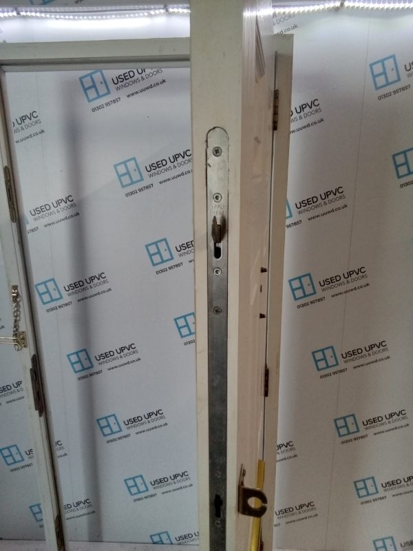 Used White Composite Front Door 910mm x 2080mm C6055 - Image 5